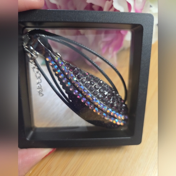 Jewelry - Black and Purole Crystal Teardrop Necklace